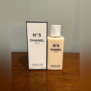 Chanel No 5 The Body Lotion